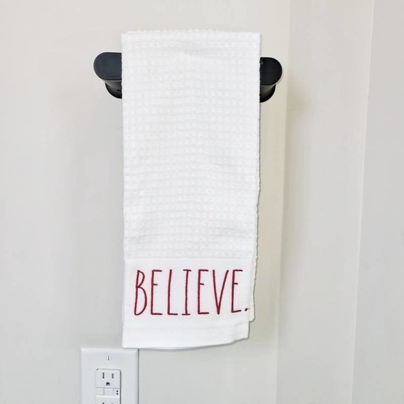 NEW Rae Dunn Hand Towels "Believe" & "Peace" Set Holiday Towel Bundle NWT - Picture 3 of 4
